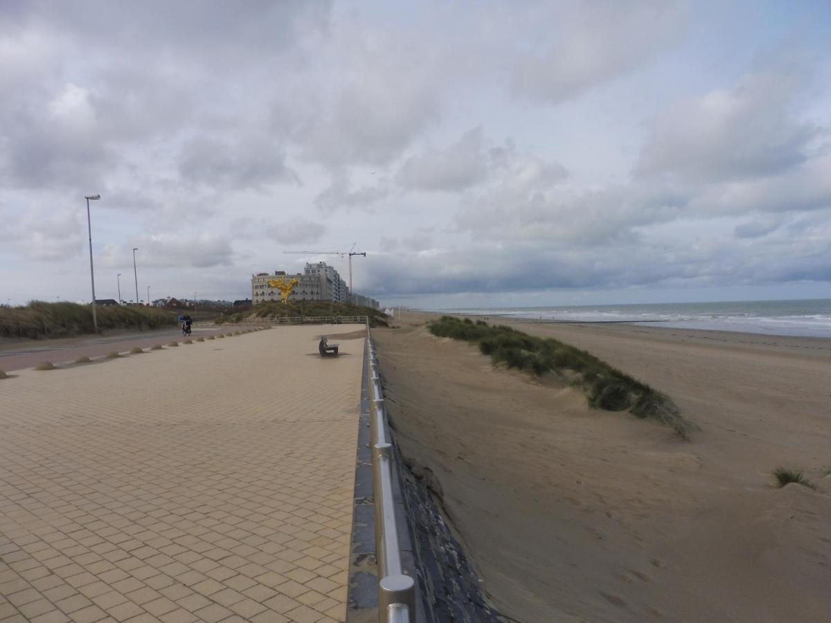 Studio On The Beach With Sea View Middelkerke Extérieur photo