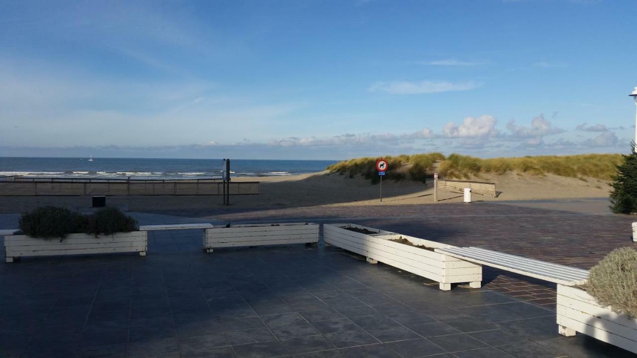 Studio On The Beach With Sea View Middelkerke Extérieur photo